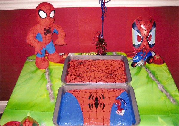 899079-spiderman_cakes_super