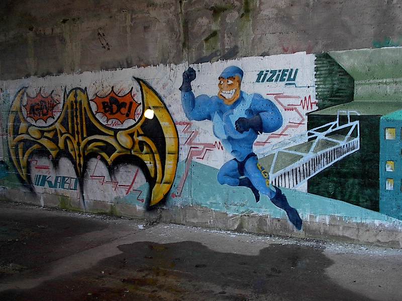 art-mural-bd-cartoons-comics-graffiti-hero-im004242