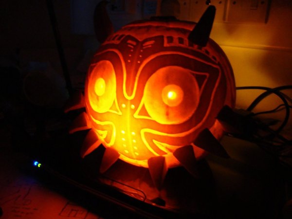ec1e8889ec550f8893d22e6e25cf8e98-the-nerdiest-jack-o-lanterns-on-the-internet